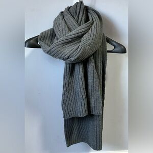 UGG Taiwán Knit Scarf Gray Oversized Unisex Soft Winter Warm Cozy 13x75in